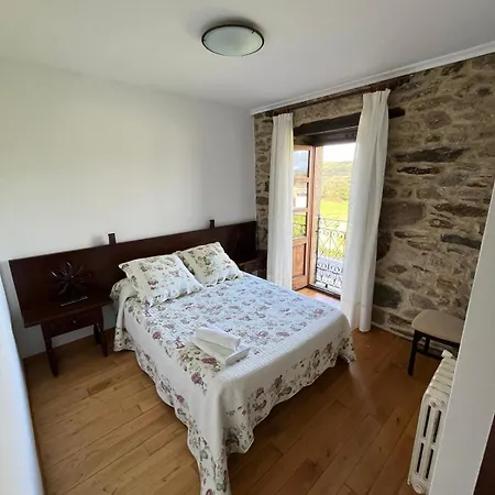 Pazo San Lorenzo- Puebla De 宾馆 特里弗斯