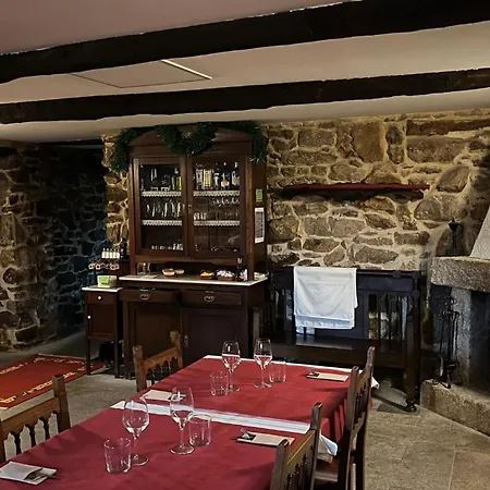 Pazo San Lorenzo- Puebla De 宾馆 特里弗斯